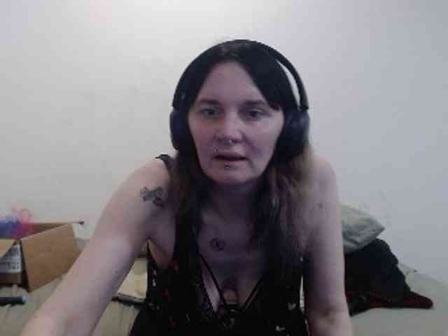 hotmodel1984 webcam