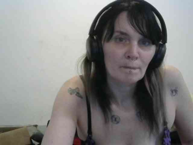 hotmodel1984 webcam