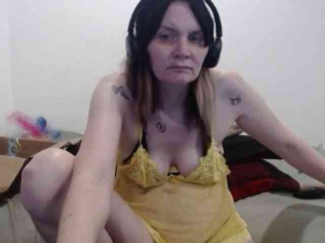 hotmodel1984 webcam