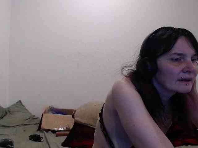 hotmodel1984 webcam