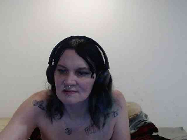 hotmodel1984 webcam
