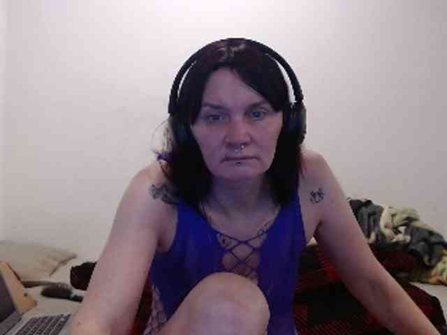 hotmodel1984 webcam