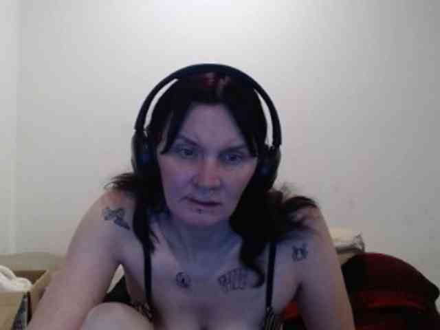 hotmodel1984 webcam