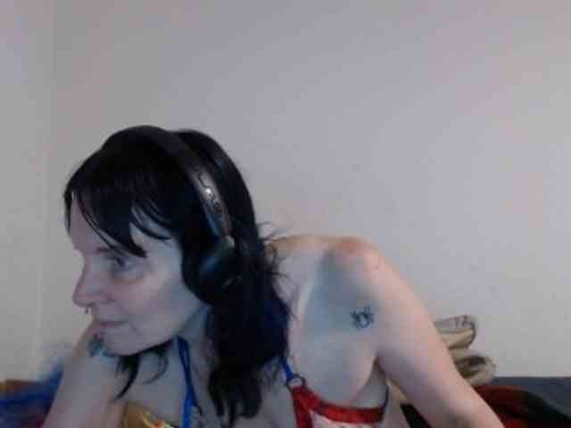 hotmodel1984 webcam