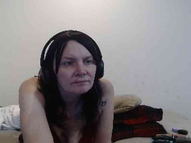 hotmodel1984 webcam