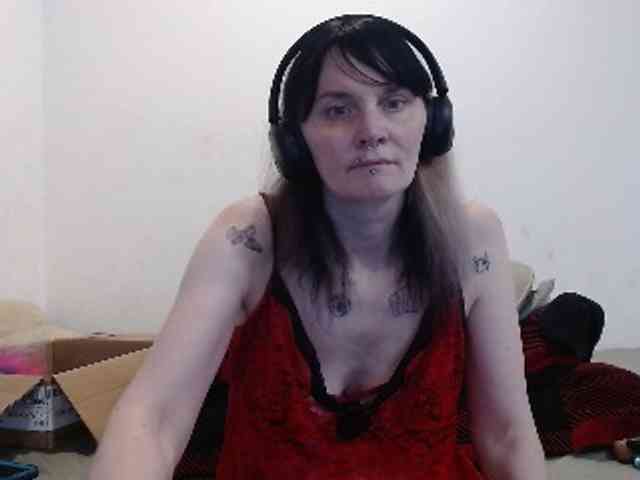 hotmodel1984 webcam