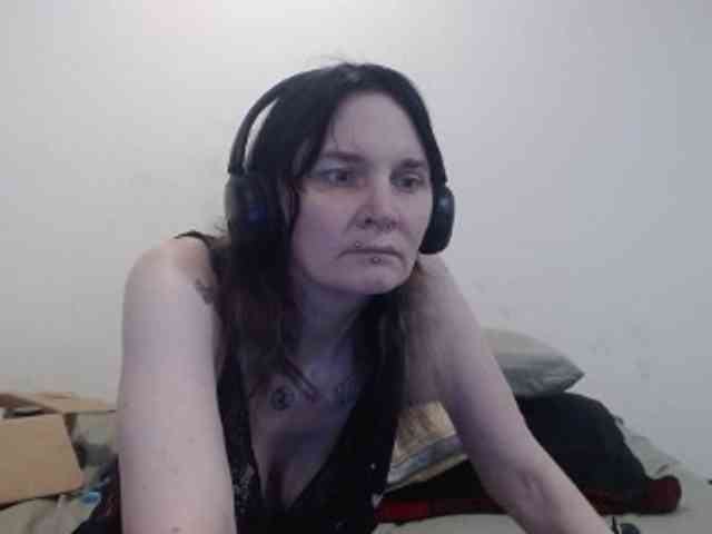 hotmodel1984 webcam