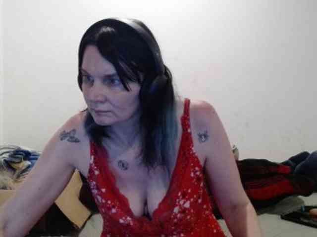 hotmodel1984 webcam