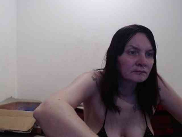 hotmodel1984 webcam