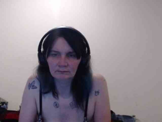 hotmodel1984 webcam