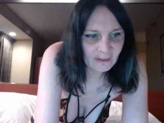 hotmodel1984 webcam