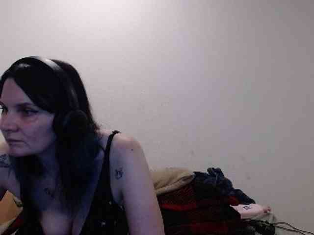 hotmodel1984 webcam
