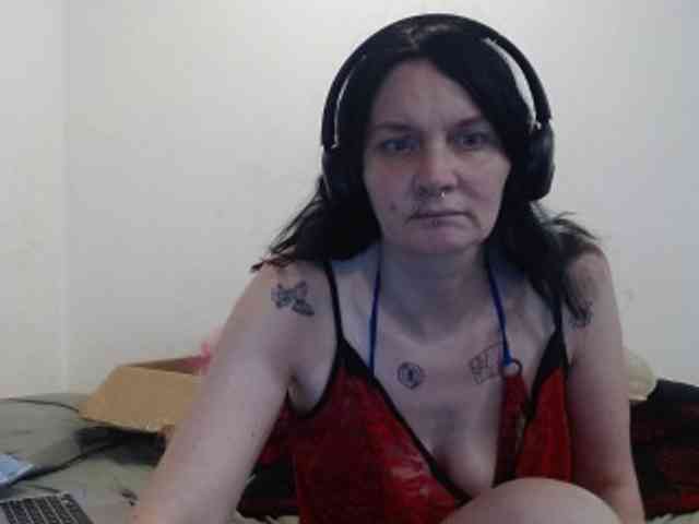 hotmodel1984 webcam