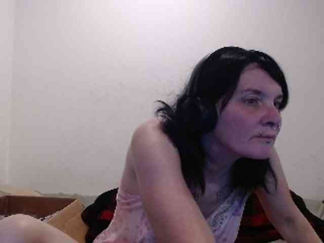 hotmodel1984 webcam