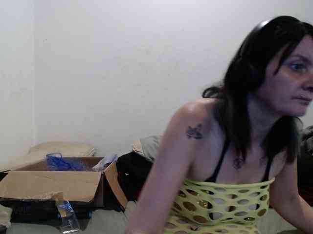 hotmodel1984 webcam