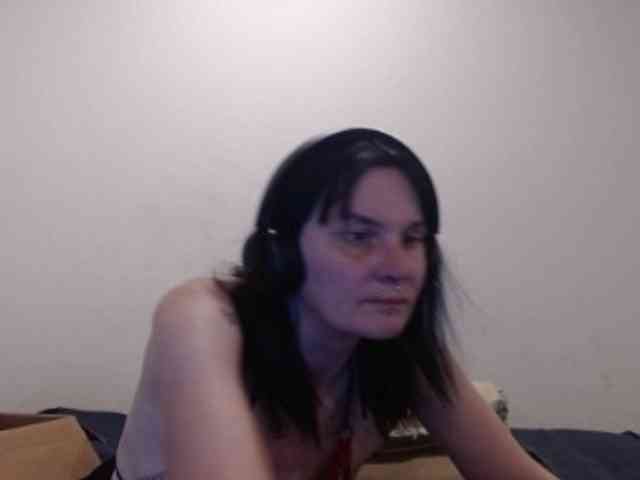 hotmodel1984 webcam