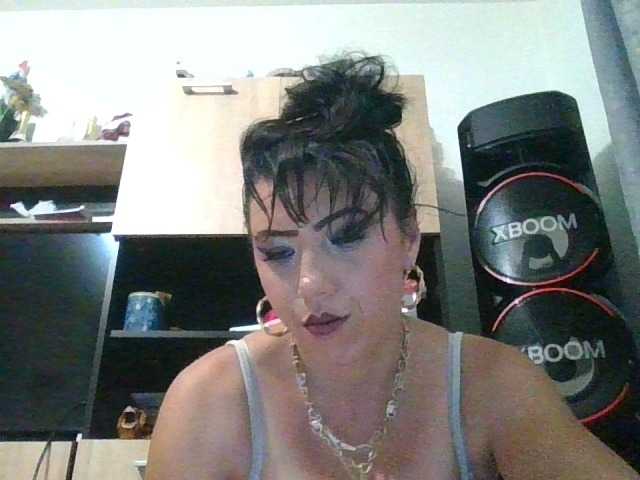 JesicaBonita1 live cam on BongaCams