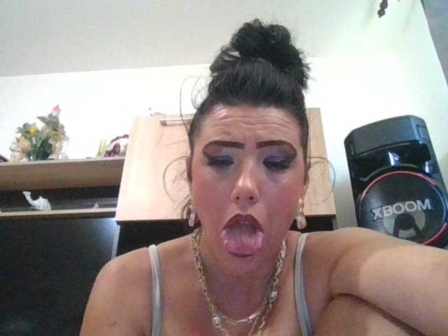 JesicaBonita1 live cam on BongaCams