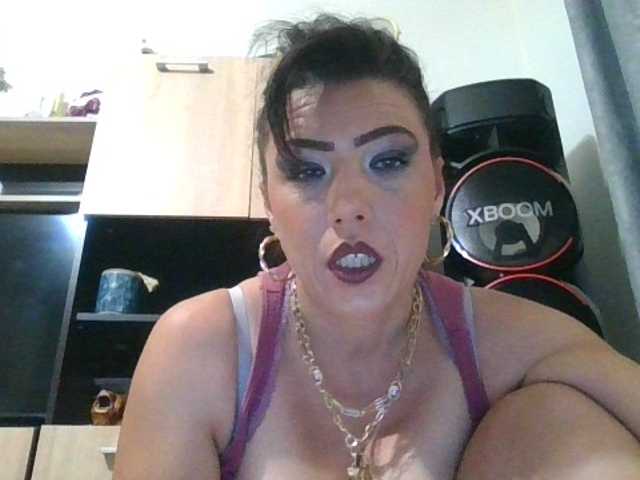 JesicaBonita1 live cam on BongaCams