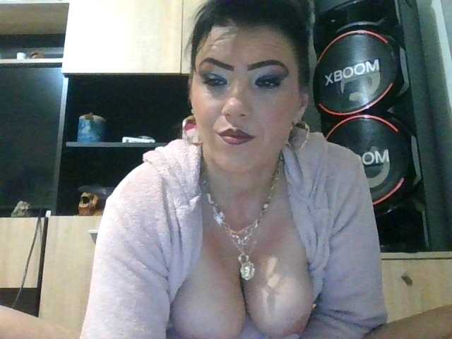 JesicaBonita1 live cam on BongaCams