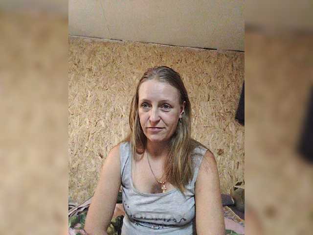 monitasofa, en directo ahora en BongaCams