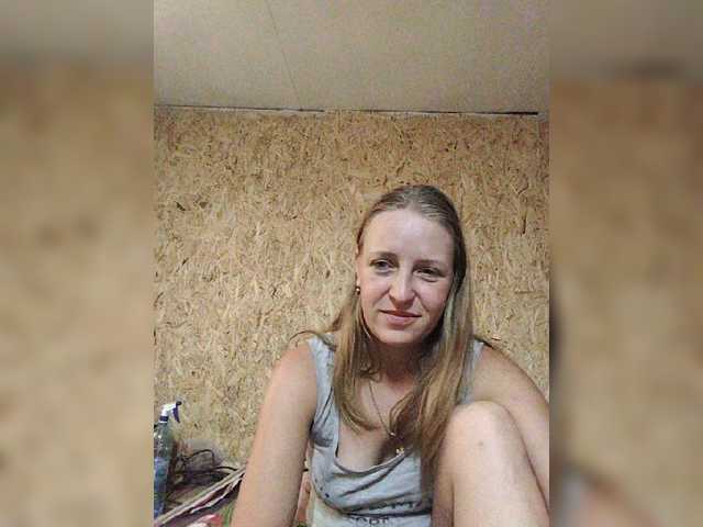 monitasofa, en directo ahora en BongaCams