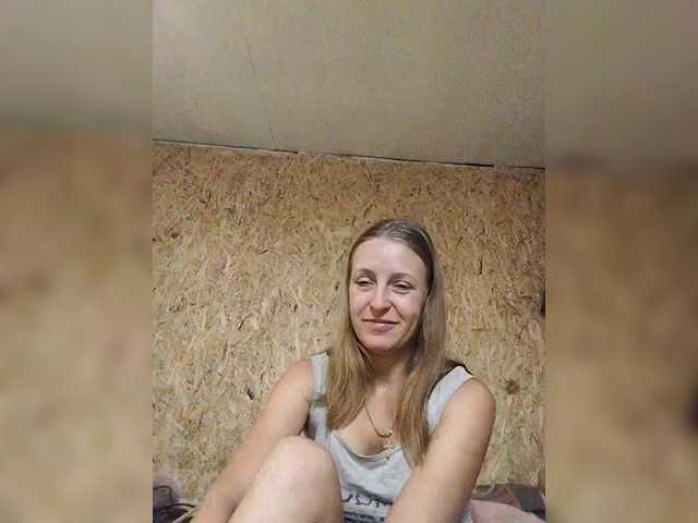 monitasofa, en directo ahora en BongaCams