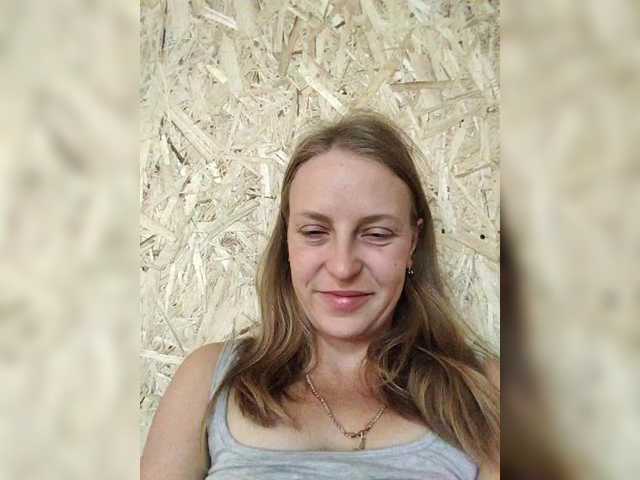 monitasofa, en directo ahora en BongaCams