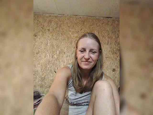 monitasofa's webcam live show