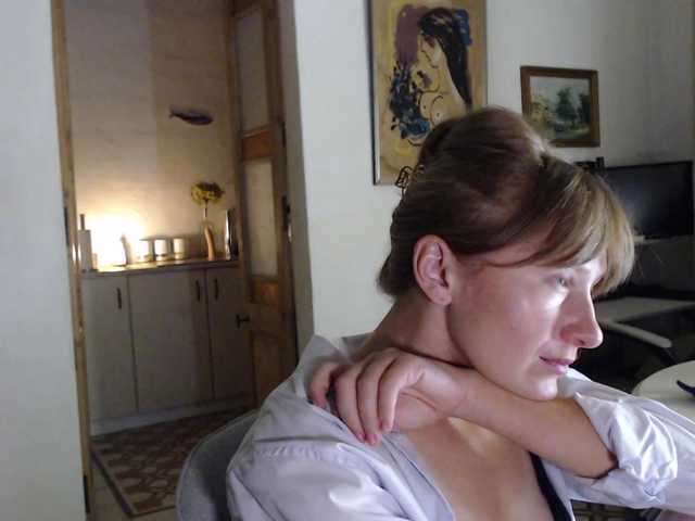 lilcumminfox live cam on BongaCams