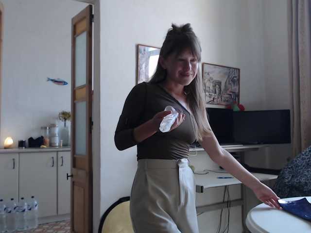 lilcumminfox live cam on BongaCams