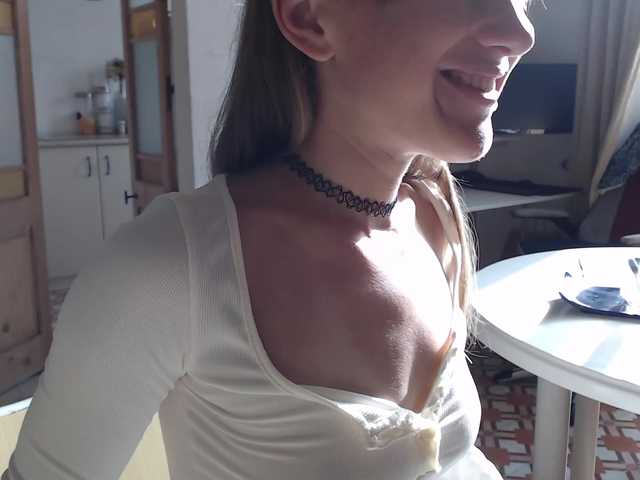 lilcumminfox live cam on BongaCams