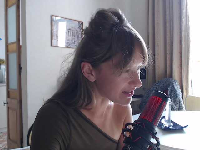 lilcumminfox live cam on BongaCams