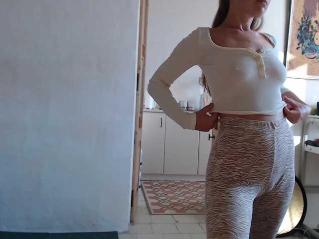 lilcumminfox live cam on BongaCams