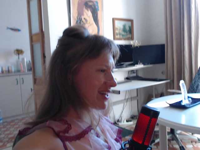 lilcumminfox live cam on BongaCams