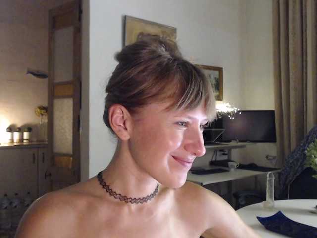 lilcumminfox live cam on BongaCams