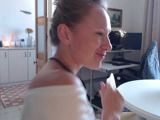 lilcumminfox live cam on BongaCams