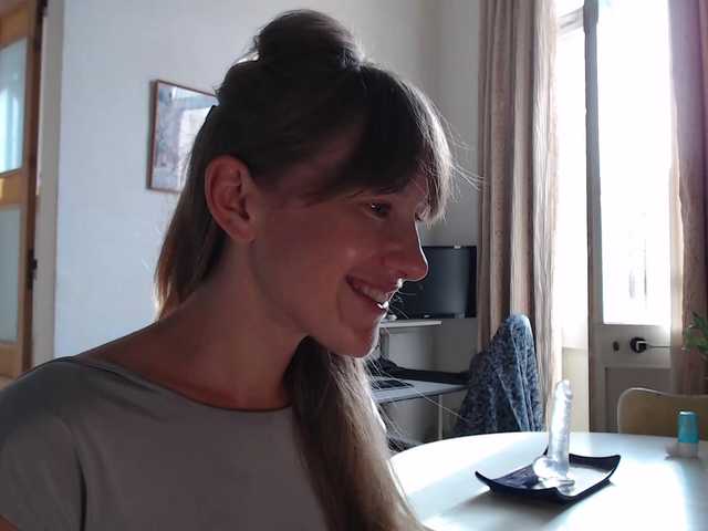 lilcumminfox live cam on BongaCams