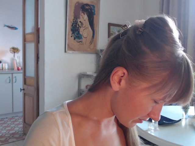 lilcumminfox live cam on BongaCams