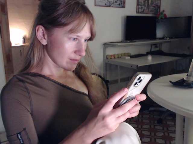 lilcumminfox live cam on BongaCams