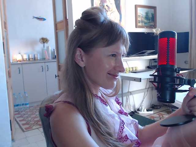 lilcumminfox live cam on BongaCams