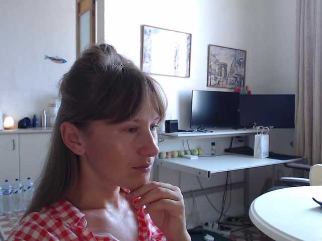 lilcumminfox live cam on BongaCams