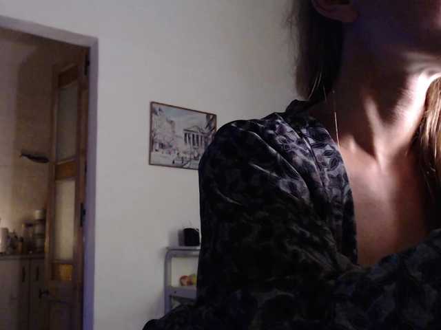lilcumminfox live cam on BongaCams