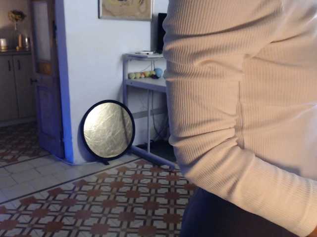 lilcumminfox live cam on BongaCams