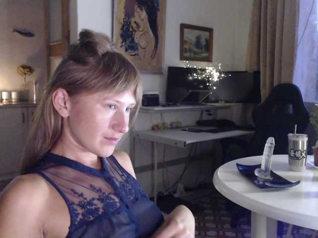 lilcumminfox live cam on BongaCams