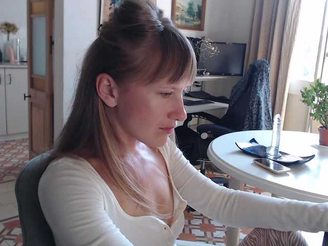lilcumminfox live cam on BongaCams