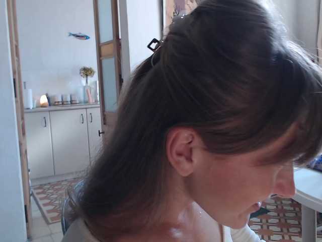 lilcumminfox live cam on BongaCams