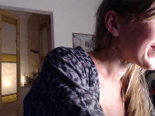 lilcumminfox live cam on BongaCams
