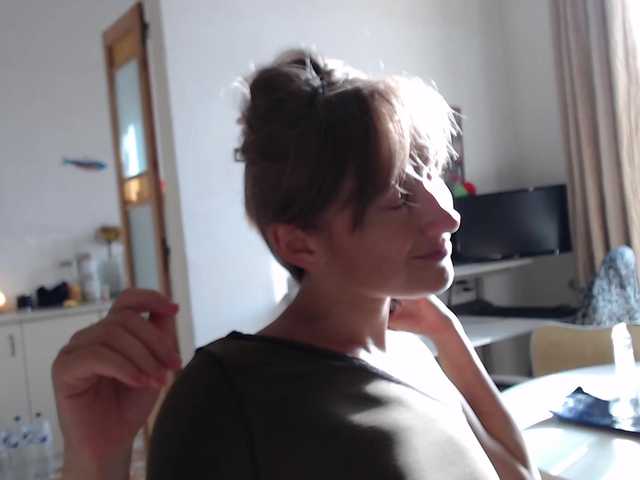 lilcumminfox live cam on BongaCams