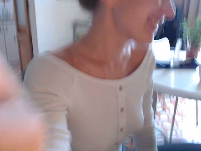 lilcumminfox live cam on BongaCams
